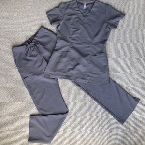 Oasis White Cross Scrub Set XXS